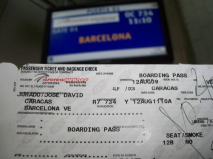 Billete de avión hacia la Barcelona venezolana.