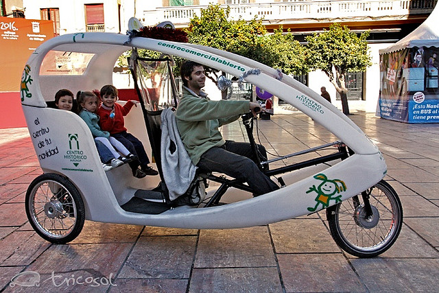 Triciclos para pasear y disfrutar con tranquilidad de Málaga.