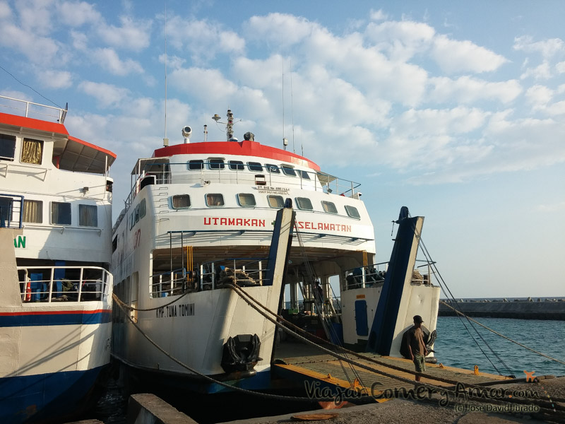 El ferry Tuna Tomini.